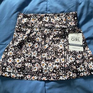NWT Athleta Girls Skort. Black and White Floral